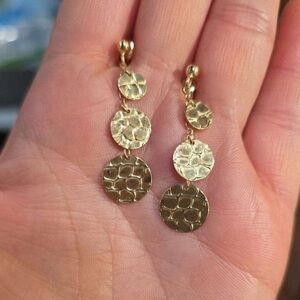 18k real saudi gold Chip hook  Dangling Earring 1.4” Drop   3.12 Grams